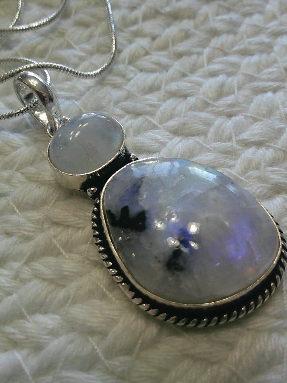 Gorgeous RAINBOW MOONSTONE Handmade Sterling 925 Pendant/Chain #392F